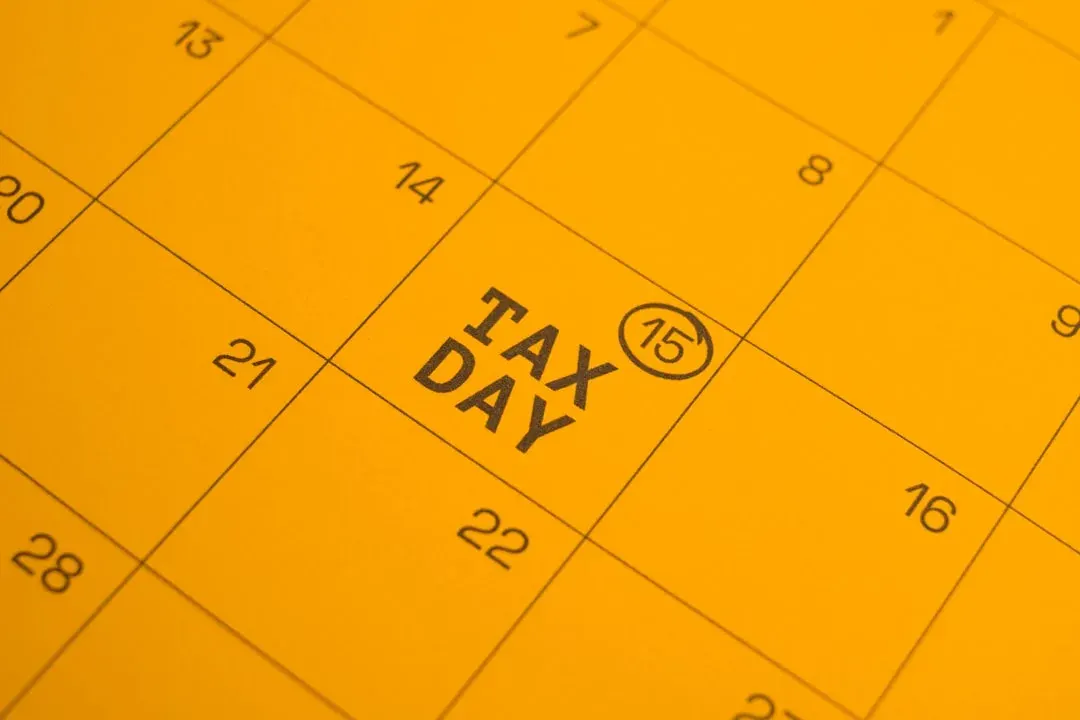 Calendar marking tax assessment deadlines and collection statutes